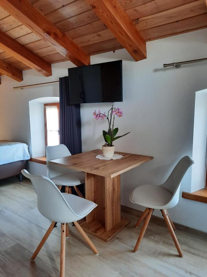 Apartmaji In Sobe Odlicna Hisa Stanjel Luaran gambar