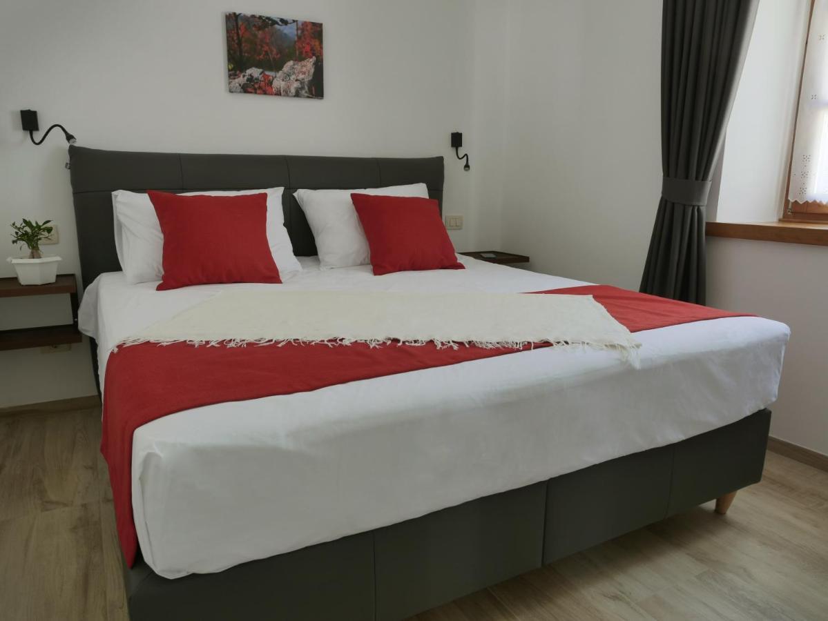 Apartmaji In Sobe Odlicna Hisa Stanjel Luaran gambar