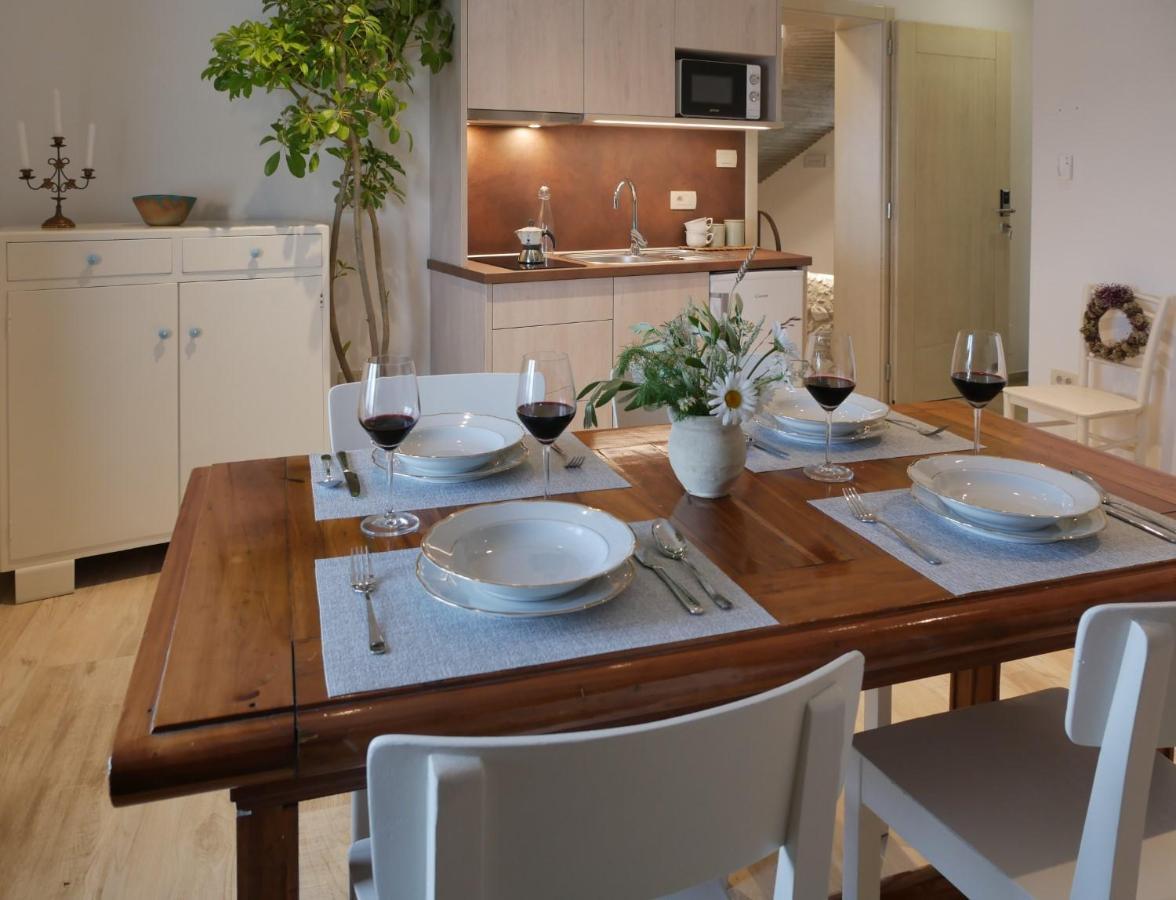 Apartmaji In Sobe Odlicna Hisa Stanjel Luaran gambar