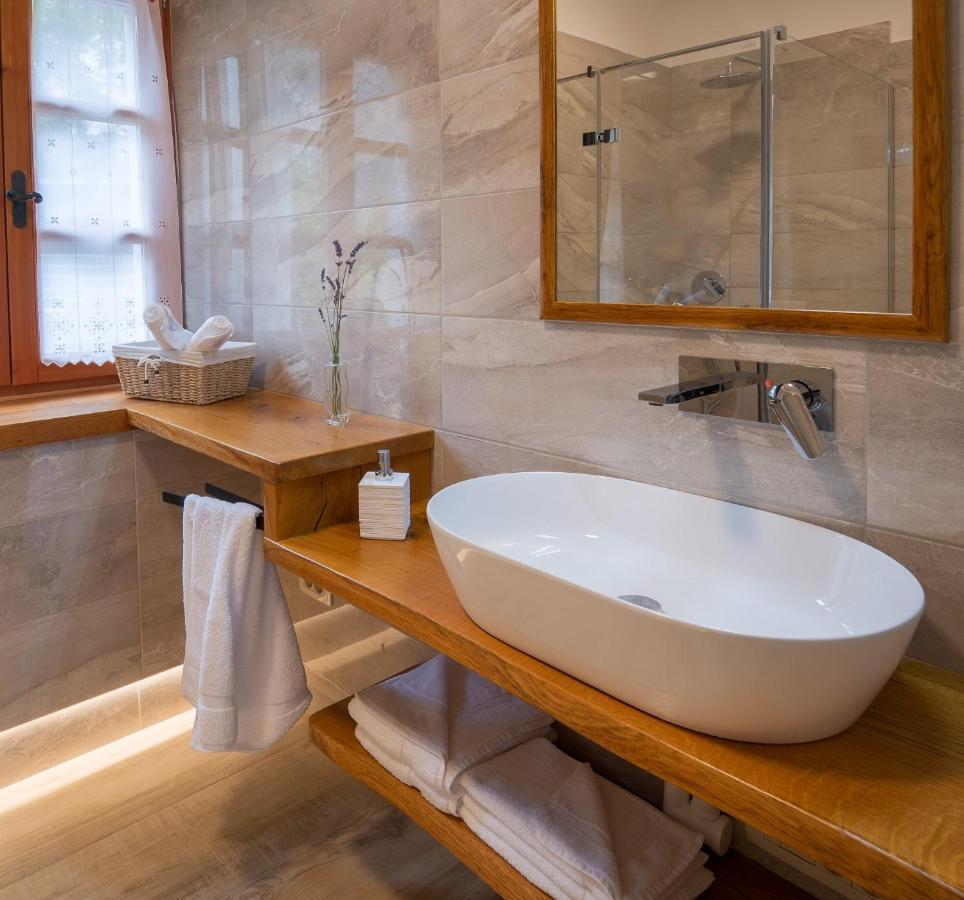 Apartmaji In Sobe Odlicna Hisa Stanjel Luaran gambar