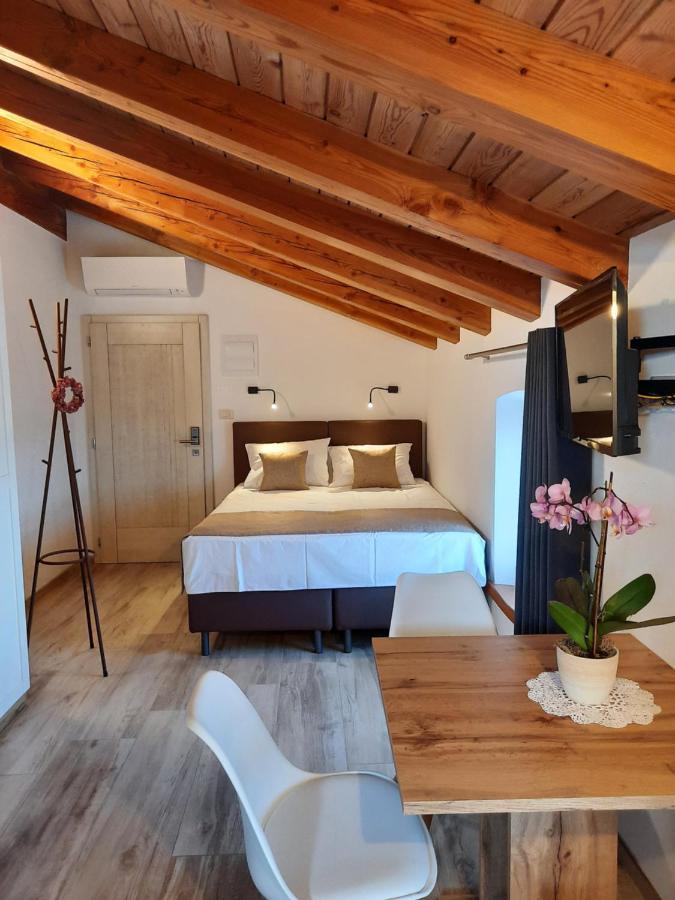 Apartmaji In Sobe Odlicna Hisa Stanjel Luaran gambar