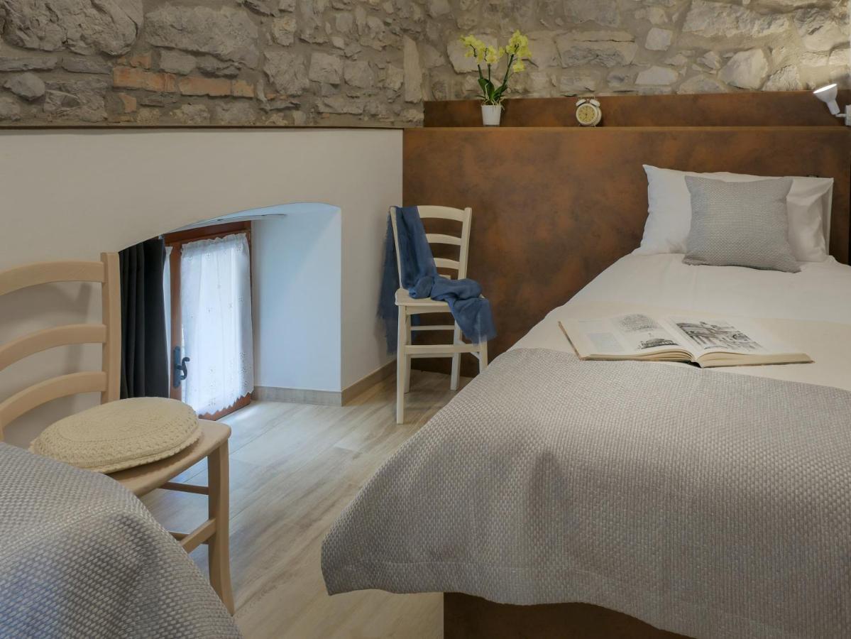 Apartmaji In Sobe Odlicna Hisa Stanjel Luaran gambar