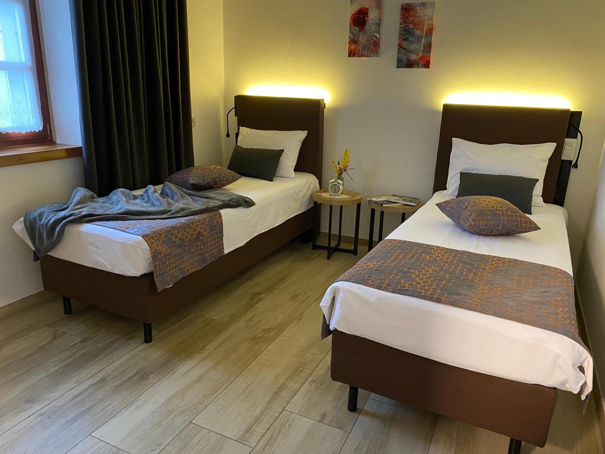 Apartmaji In Sobe Odlicna Hisa Stanjel Luaran gambar