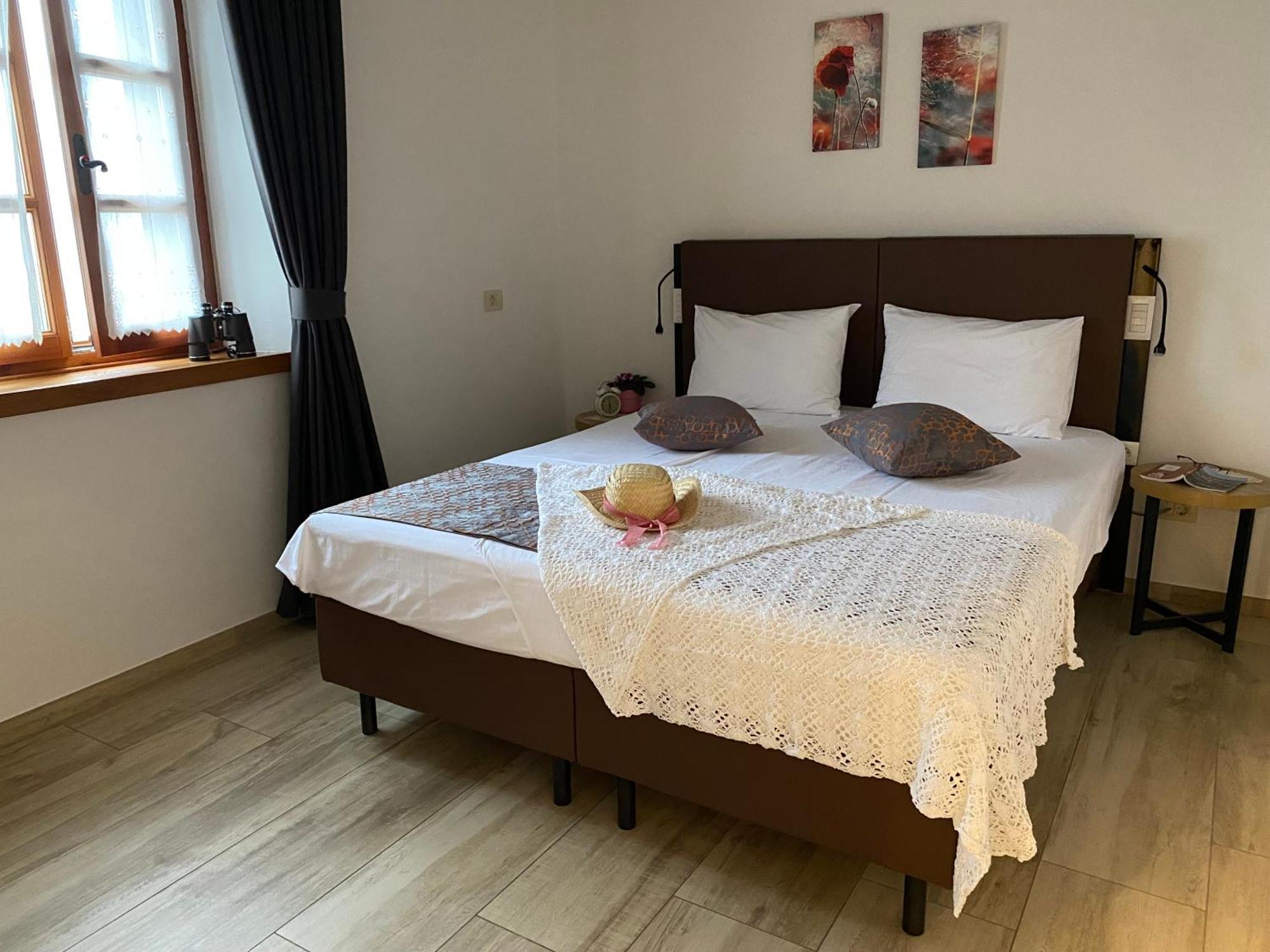 Apartmaji In Sobe Odlicna Hisa Stanjel Luaran gambar